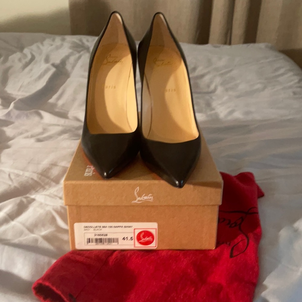 Red Bottom Black High Heel Pumps